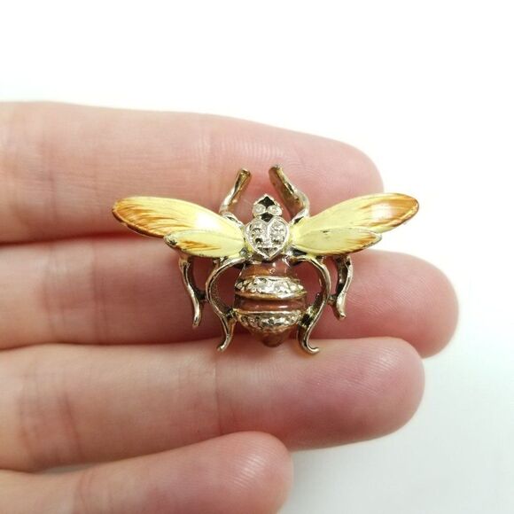 Vintage Insect Shape Brooch, Enamel Detail, Wasp, Hornet Bee Bug, Retro Estate - Picture 1 of 6
